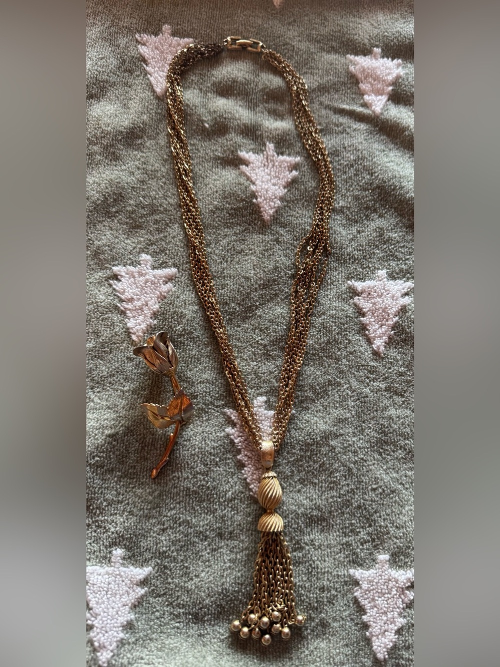 Vintage 1970s Necklace Gold Tone Dangle Slide and Giovanni long-stem Rose Pin